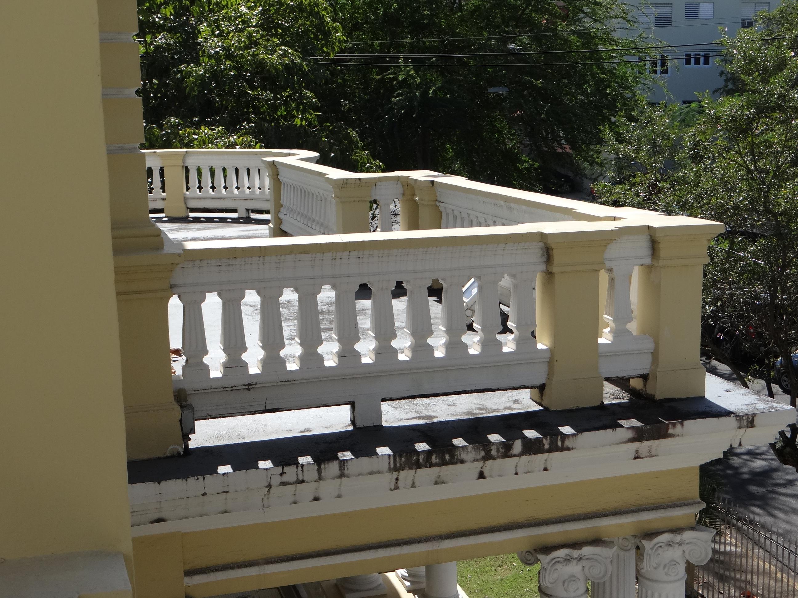 Casa La Giralda - Avenida Miramar, esquina calle Marti 651 - San Juan (Miramar) - 2014 00058